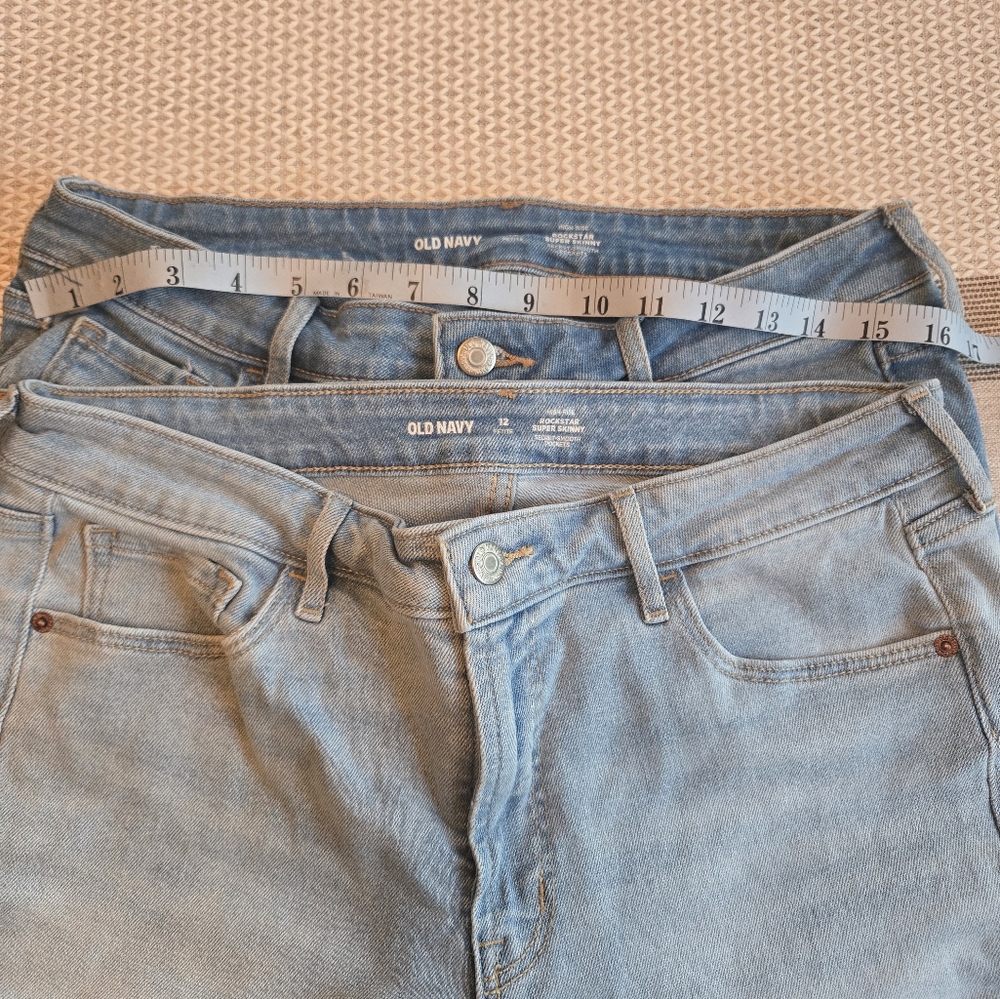 2 Pairs Old Navy Rockstar High Rise Super Skinny Jeans - Picture 3 of 3